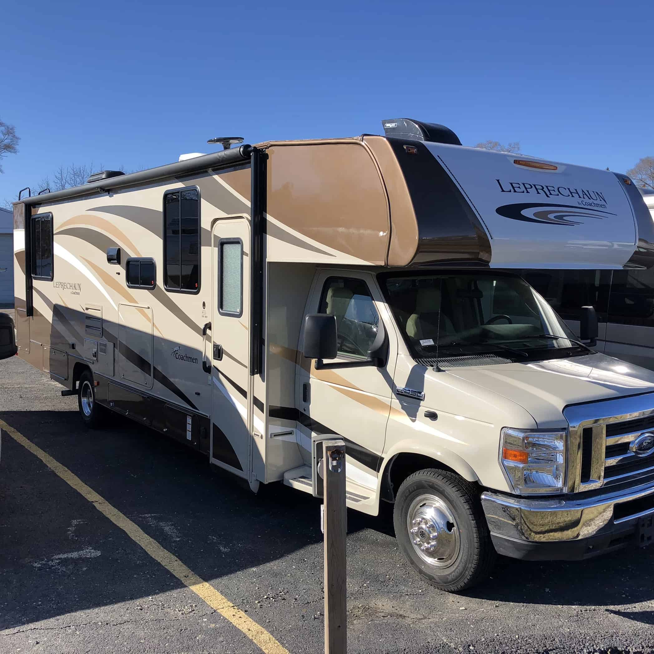 2018 Coachmen Leprechaun 319 MBF 83RV Inc. Chicagoland RV Dealer
