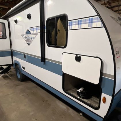 2025 Gulf Stream Vintage Cruiser Laura Ashley 19ERD  **SOLD***