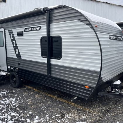 2024 Sunlite 19 BH